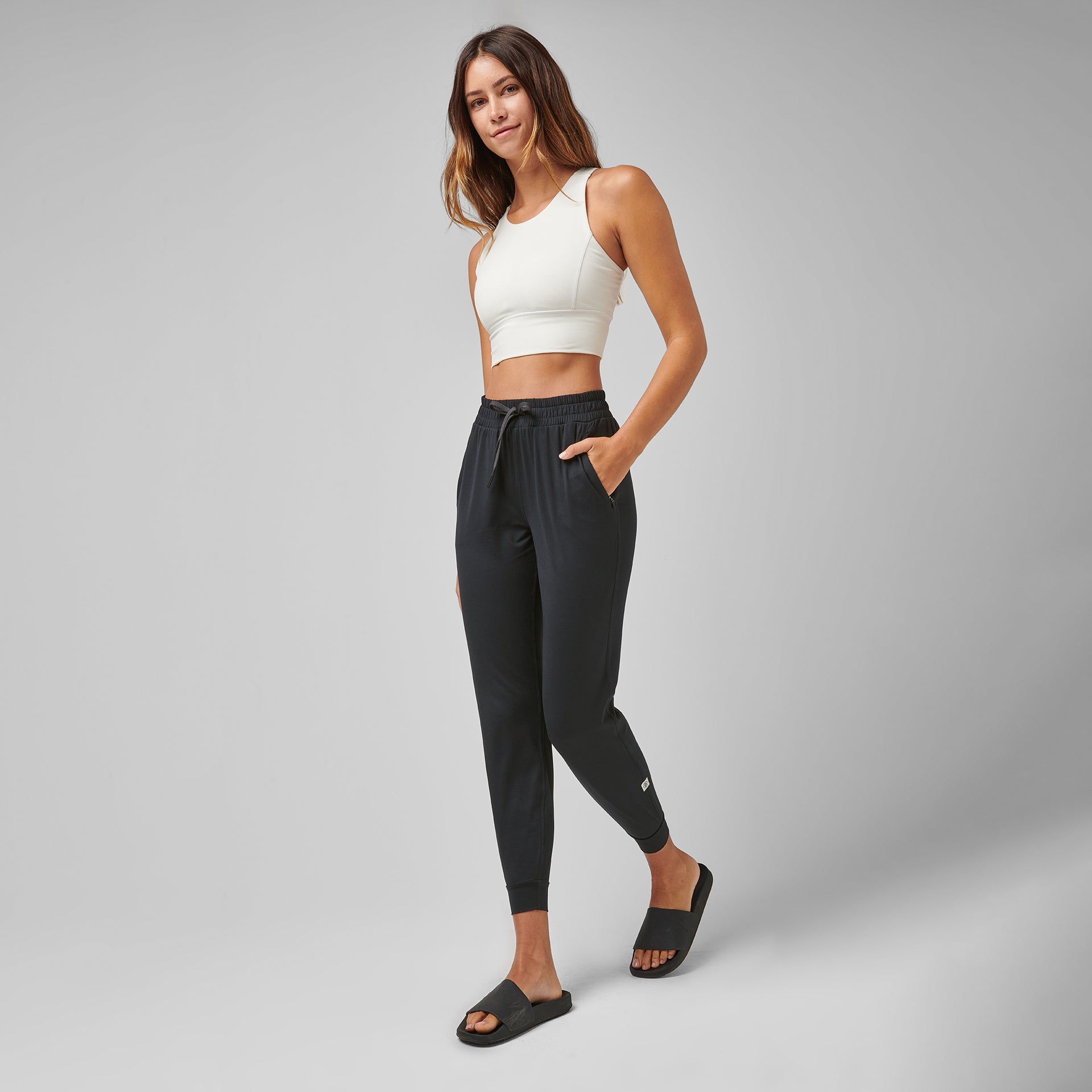 Lululemon Align Jogger Crop - black, size 4, Women's Fashion